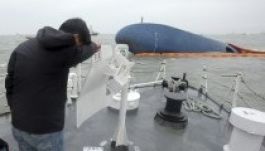 Sírva kért bocsánatot a dél-koreai elnök a kompbalesetért