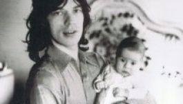 Dédnagyapa lett a 70 éves Mick Jagger