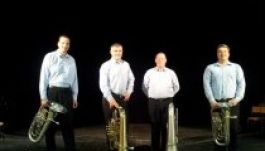 Erdélyi koncertkörúton a komolyzene szumósai