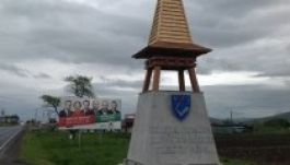 Új határjelző fogadja a  Háromszékre utazókat