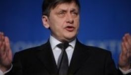 Testületileg lemondott a liberálisok vezetősége