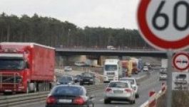 Ausztriában változnak a szabályok a háromsávos autópályákon