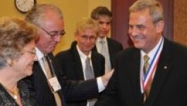 Amerikai magyarok tüntették ki Washingtonban Tőkés Lászlót