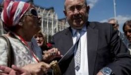 Újabb gyanúsítottat hallgattak ki Pásztor István leköpése miatt