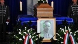 Székelyudvarhelyi vezetők: nincs akadálya Nyirő újratemetésének