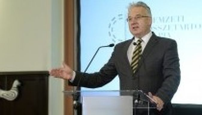 Semjén: a magyar nemzet büszke lehet arra, hogy túlélte Trianont