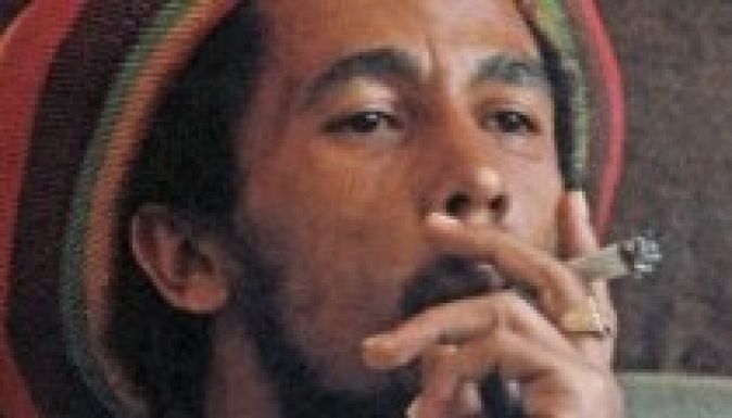 Jamaicában is legalizálhatják a füvet