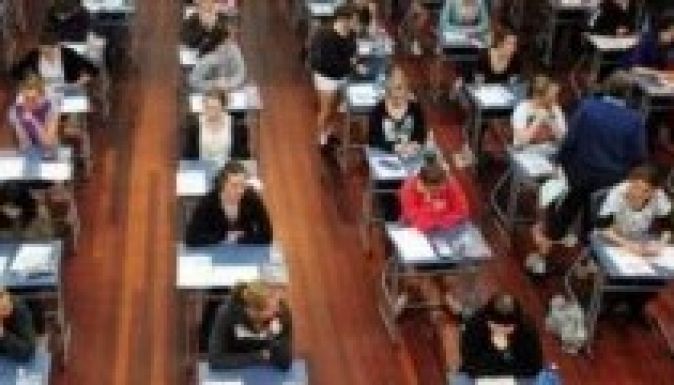 Nehézkesen indult az érettségi, kevés a diák és nincs elég tanár