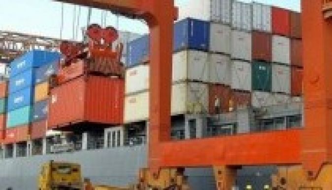 Áprilisban 33 millió euróval nőtt a külkereskedelmi mérleg hiánya