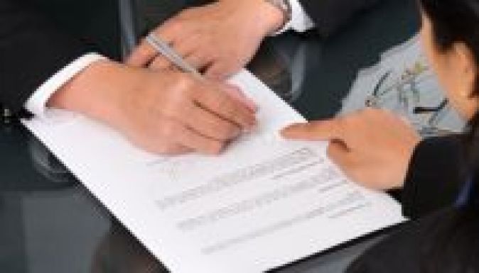 Eltörölték a kedvezményes cégalapítási korhatárt