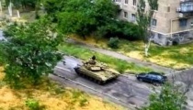 NATO: súlyos eszkaláció, ha orosz harckocsik lépték át a határt