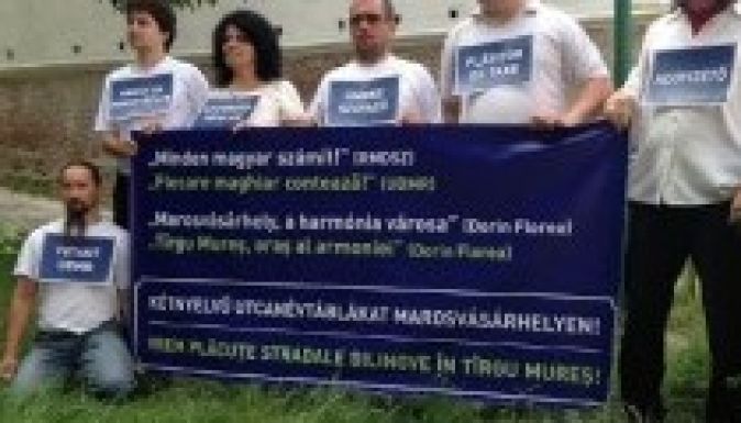 Lehet, hogy jövő héten kihelyezik a valós kétnyelvű utcanévtáblákat