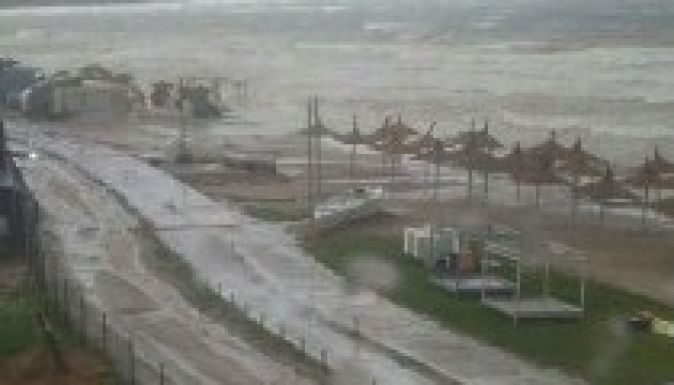 Ítéletidő pusztított a román tengerparton, piros árvízriadót rendeltek el