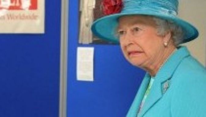 Foci-vb: Mario Balotelli egy puszit vár az angol királynőtől