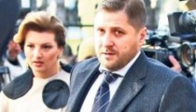 Băsescu vejének is meggyűlt a baja az ügyészekkel