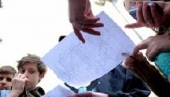 A román vizsga tételeit kidolgozó tanárok lemondását követelik