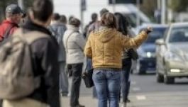 Kényszerből állnak ki stoppolni az erdélyiek