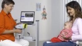 Fizetetlen szabadnap jár a szülőknek, amikor orvoshoz viszik a gyereket