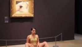 Letartóztatták Párizsban a vagina-aktivistát