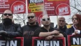 Joachim Gauck törvényesen nevezheti őrülteknek a neonácikat