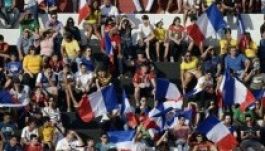 Foci-vb: csaknem tízezren nézték meg a franciák első edzését