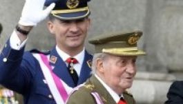 Jóváhagyták I. János Károly lemondását, készülhet Fülöp herceg