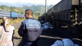 Fejlett technika: mozgó vonatokból is lopnak