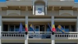 Kicserélték a feliratot Kovászna megye megyeházán