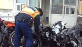 Lopott motorbiciklivel próbálkozott a magyar határon egy román férfi
