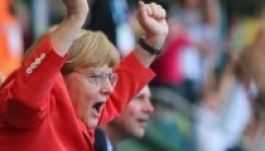 Így szurkolt Angea Merkel a német focistáknak (GALÉRIA)