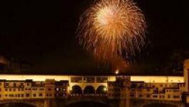 Új kivilágítást kapott a firenzei Ponte Vecchio, az Öreg Híd