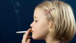 Angliában 18 év fölött is betiltanák a cigit