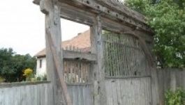 Hárommillió forintot kap a Kőlik székely kapuk felújítására