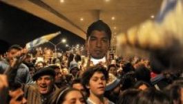 Montevideóban hősként várták a „kutyaként kihajított” Luis Suarézt