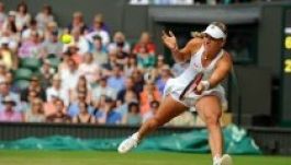 Ki ellenőrzi le Wimbledonban, hogy a lányoknak fehér-e a bugyijuk?