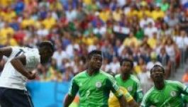 Kapushiba és öngól is kellett a franciák továbbjutásához