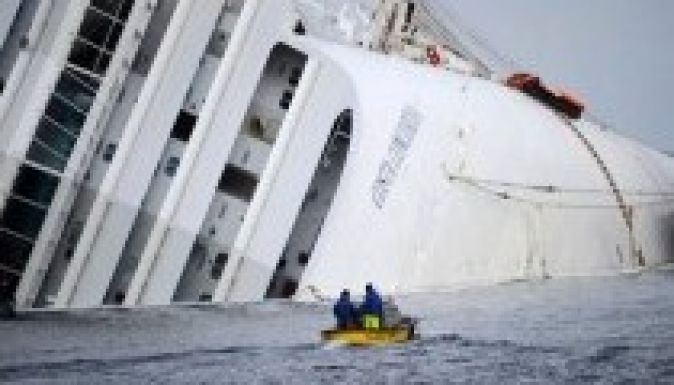 Genovában szedik szét a Costa Concordiát