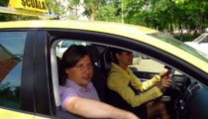 Emelni készülnek tarifáikat az autósiskolák