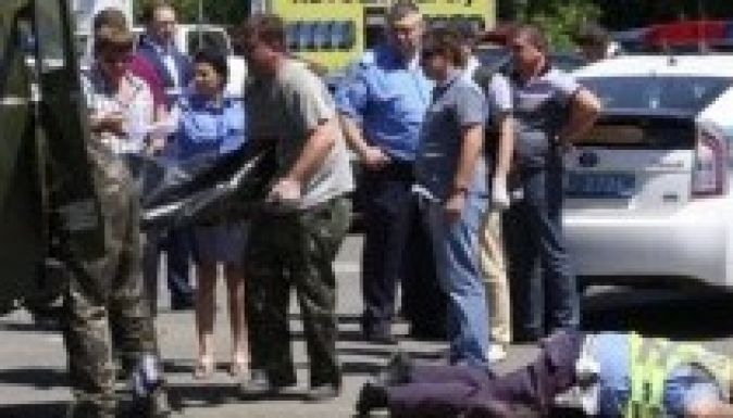 Agyonlőttek három rendőrt a nyílt utcán Donyeckben