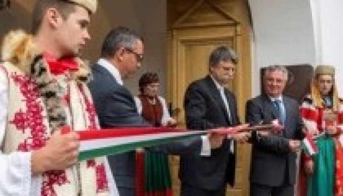 Kövér: nincs már határon túli és határon inneni magyar ügy
