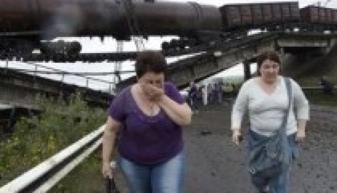 Már utakat és hidakat robbantanak Kelet-Ukrajnában