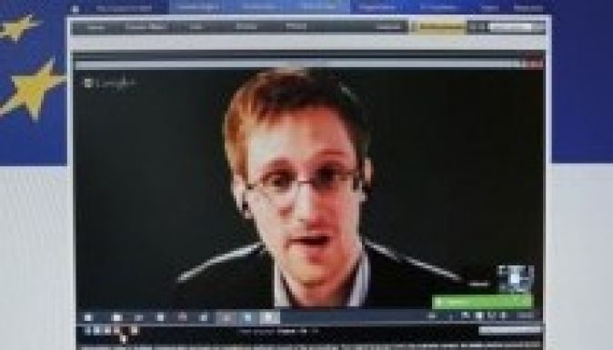 Snowden maradna, folytatná titkos életét az oroszoknál