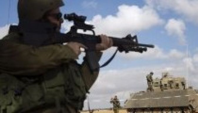 Megindultak az izraeli csapatok a Gázai övezetbe