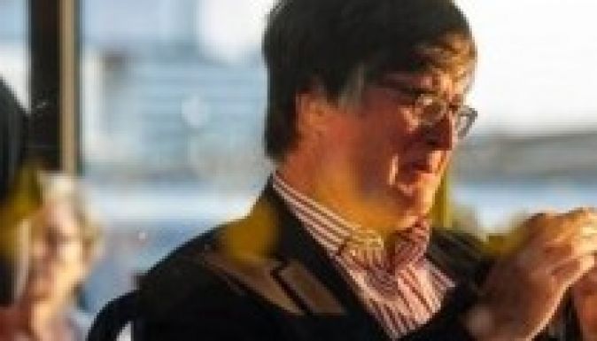 Lezuhant gép: kétségbeesett hozzátartozók a reptereken