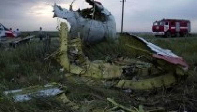 Átadják a maláj szakértőknek a lelőtt gép adatrögzítőit