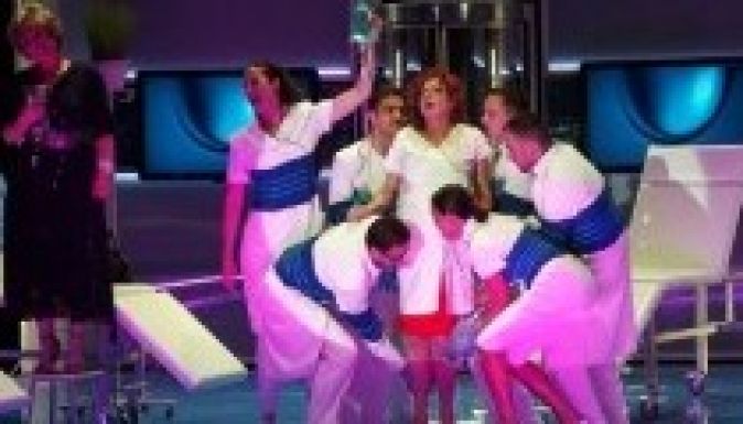 Táncolni a halállal – Happy Ending bemutató Magyarországon