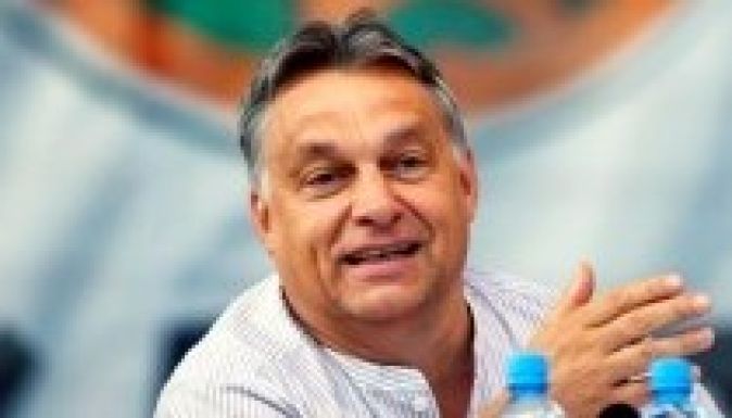 Az ellenzék szerint Putyint majmolja Orbán Viktor