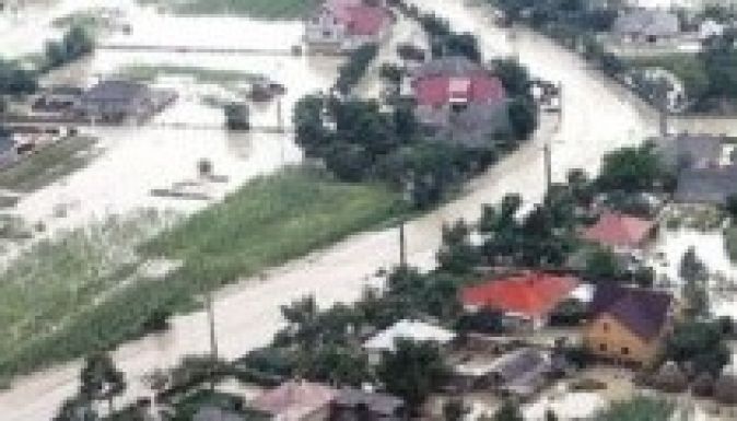 Majdnem lemosott a térképről egy dél-romániai várost az árvíz