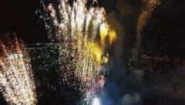 Így néz ki felülről egy tűzijáték (VIDEÓ)