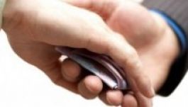 Csúszópénzzel vásároltak románok magyar állampolgárságot